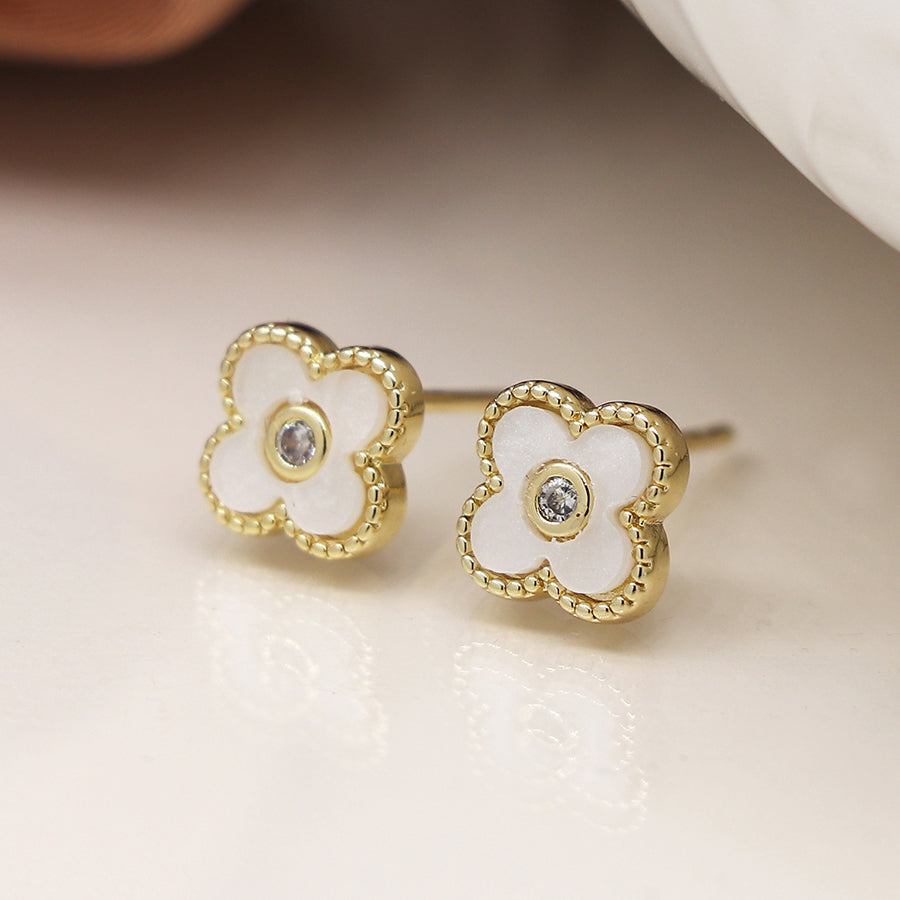 Golden small quatrefoil stud earring