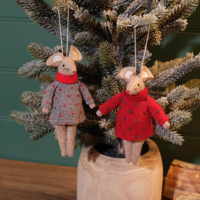 CHRISTMAS MOUSE TEXTILE WITH COAT AND SCARF HANGER 4CH600