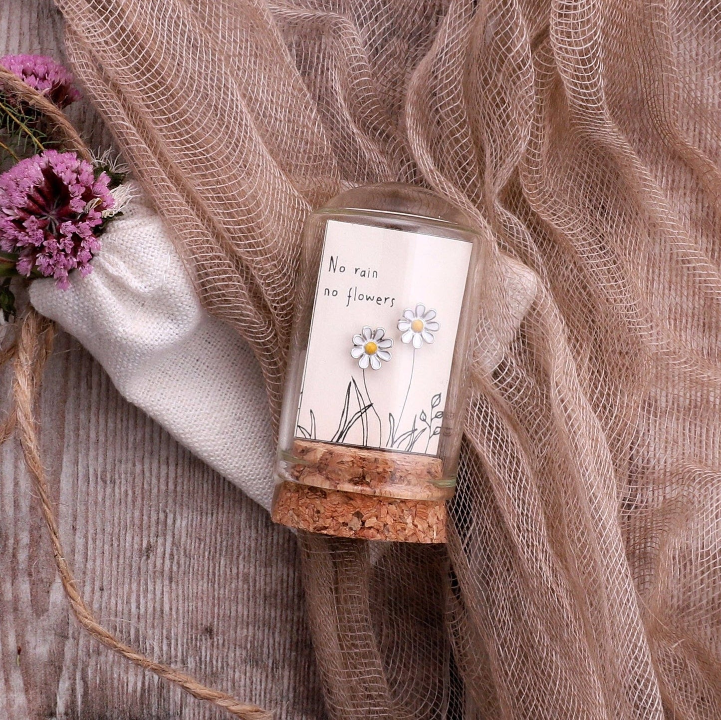 TT51018 No rain no flowers enamel daisy earrings: Silver