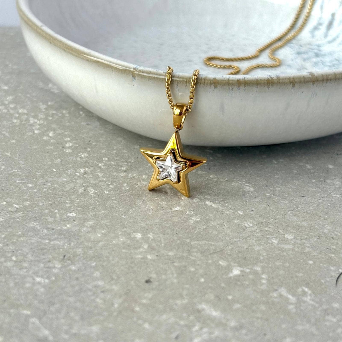 Tarnish Resistant Star Zirconia Necklace: Gold