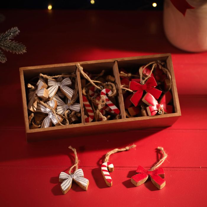 Merry Little Bows Wooden Tree Hanger