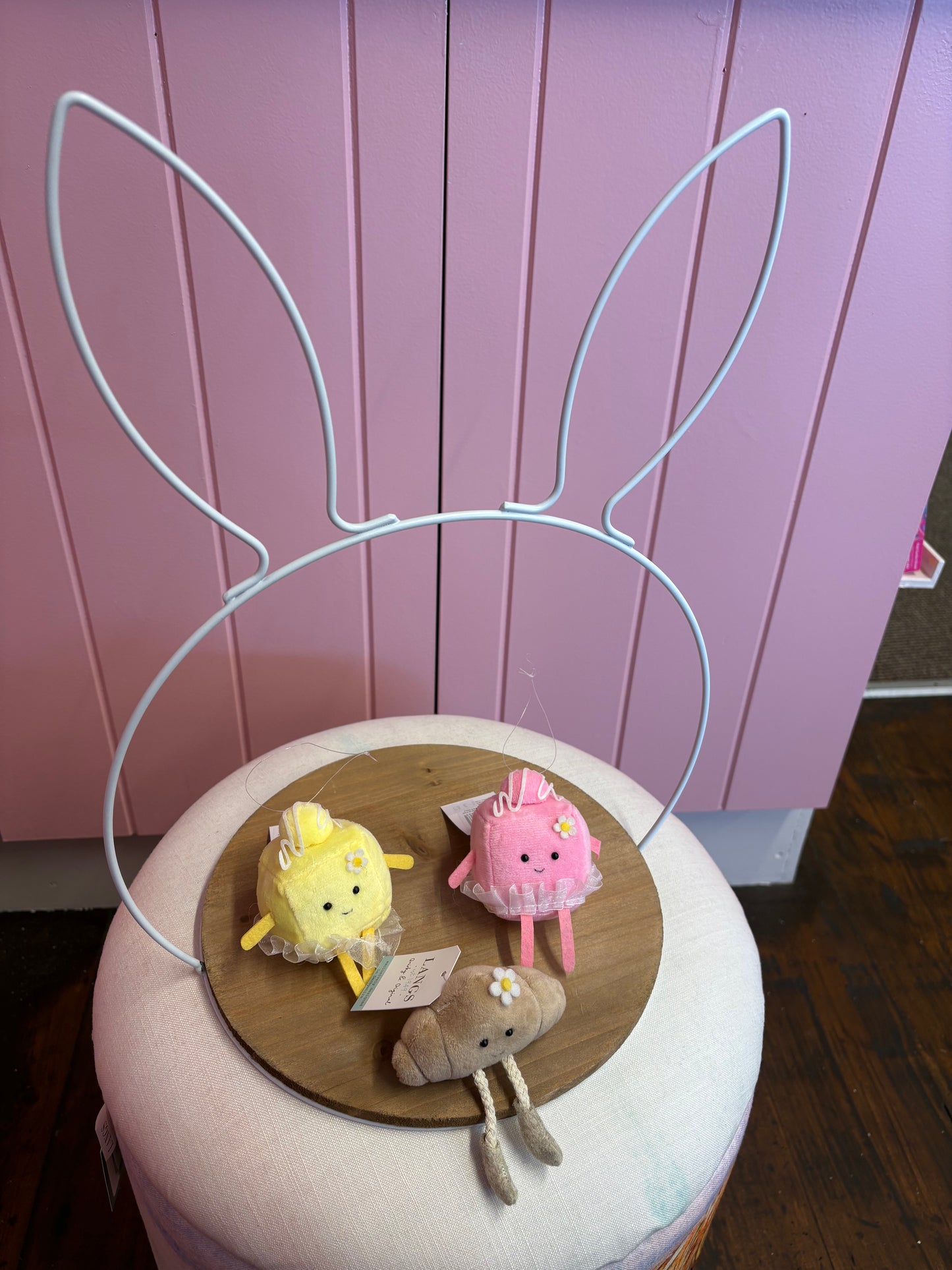 INSTORE ONLY PICK UP! Bunny Metal cake stand