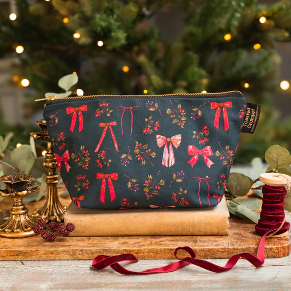 Bows & Berries (Noir) Wash Bag
