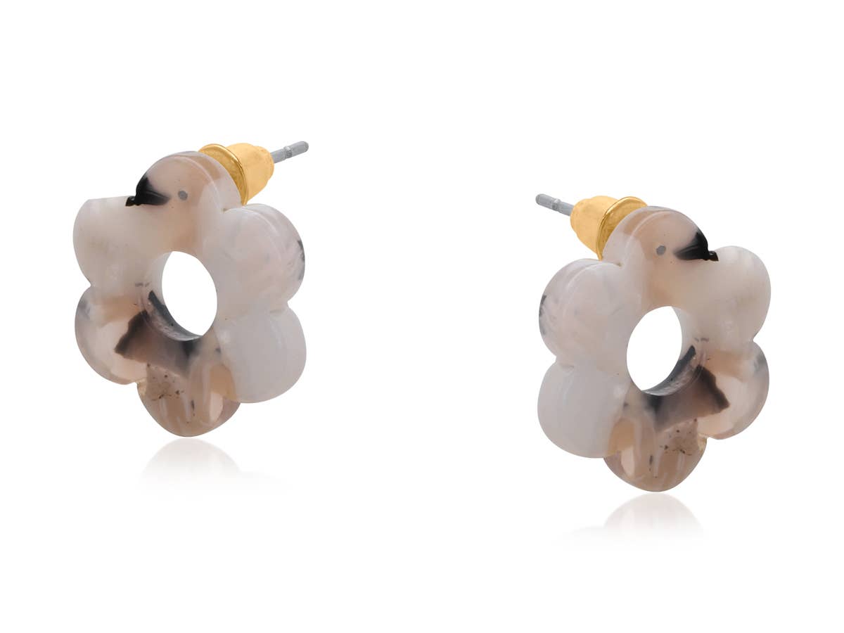 ROSA PETITE RESIN FLOWER STUD EARRINGS : TAUPE GREY