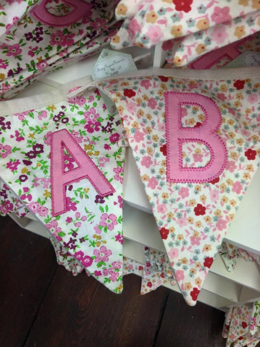 Langs letter bunting