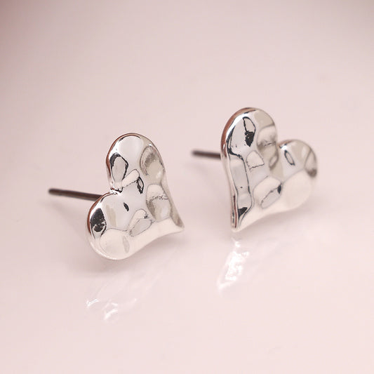 Hammered heart stud earrings