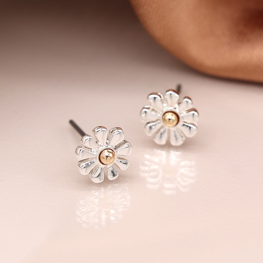 Silver plated and golden daisy stud earrings
