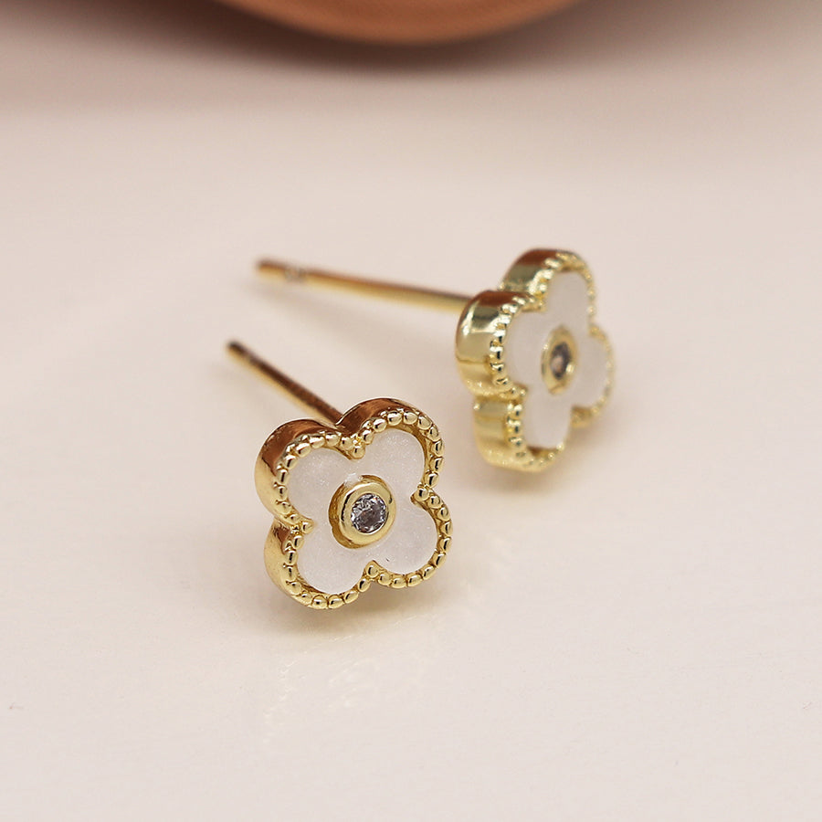 Golden small quatrefoil stud earring