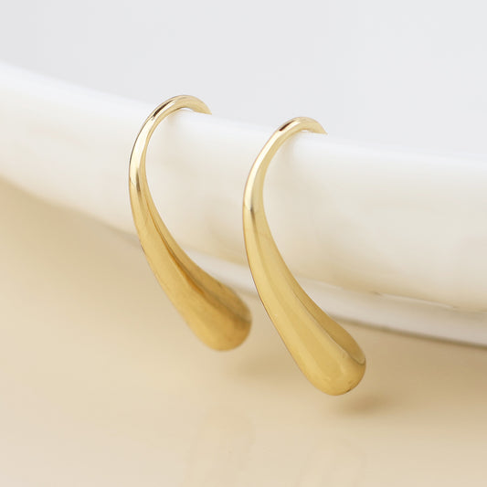 Golden simple curve earrings
