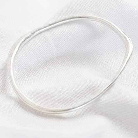 Antique Bangle: Silver