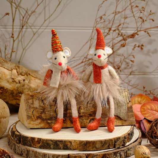 Mouse Shelf Sitter With Hat & Scarf