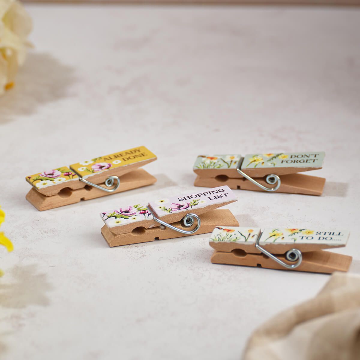 Floral Wooden Magnetic peg set