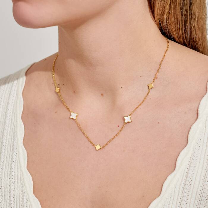 Style Stories Mother Of Pearl Clover Necklace In Gold Plating - 9202