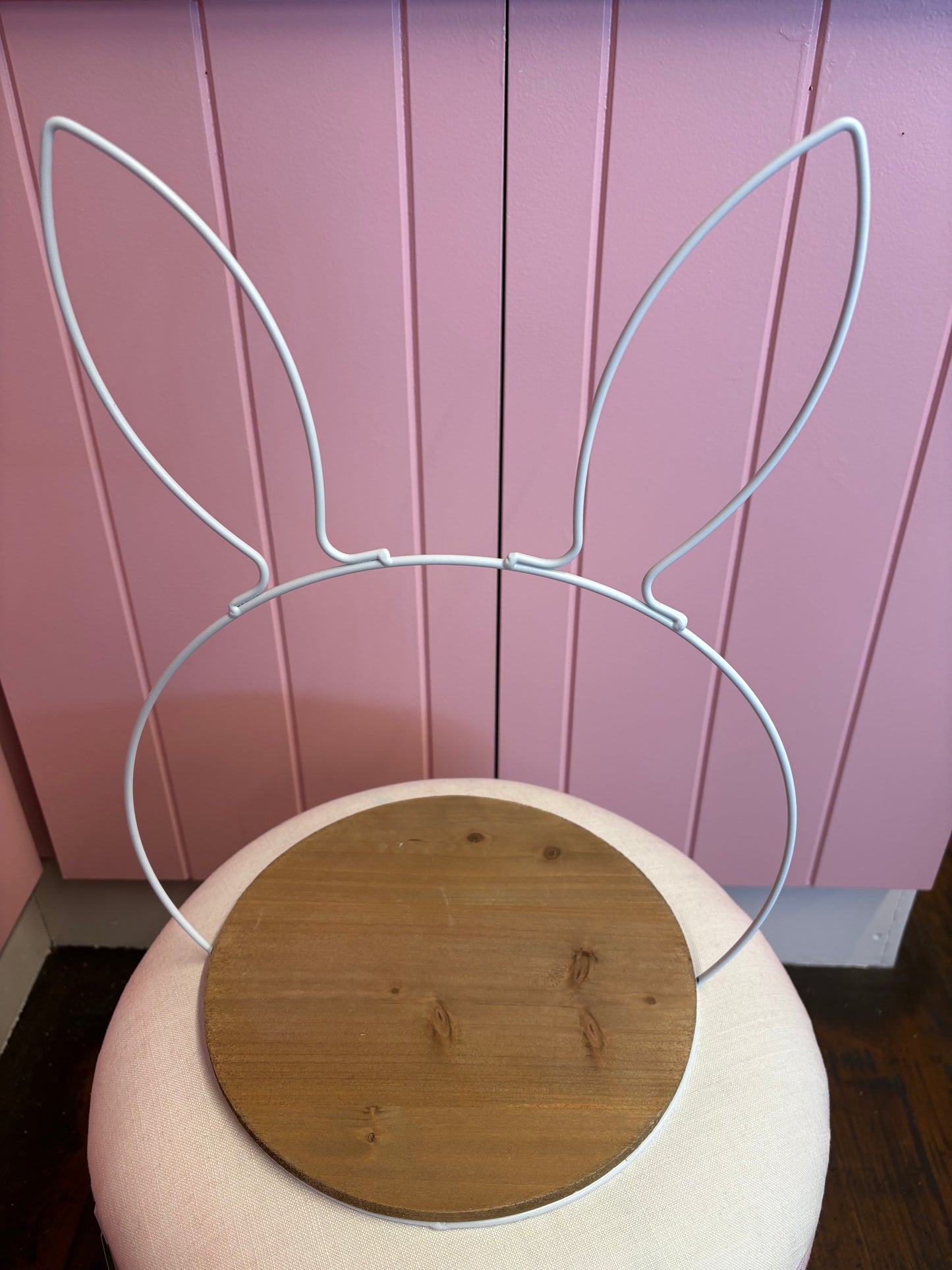 INSTORE ONLY PICK UP! Bunny Metal cake stand