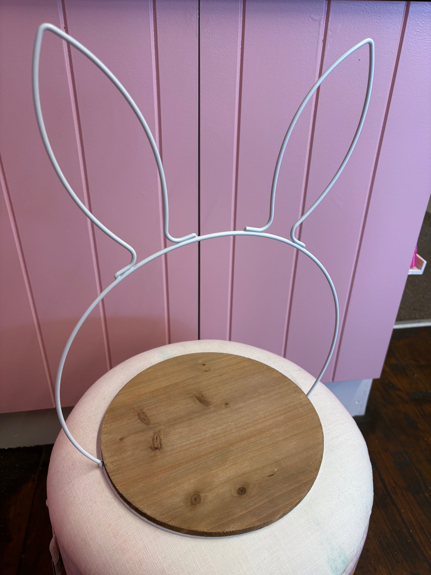 INSTORE ONLY PICK UP! Bunny Metal cake stand