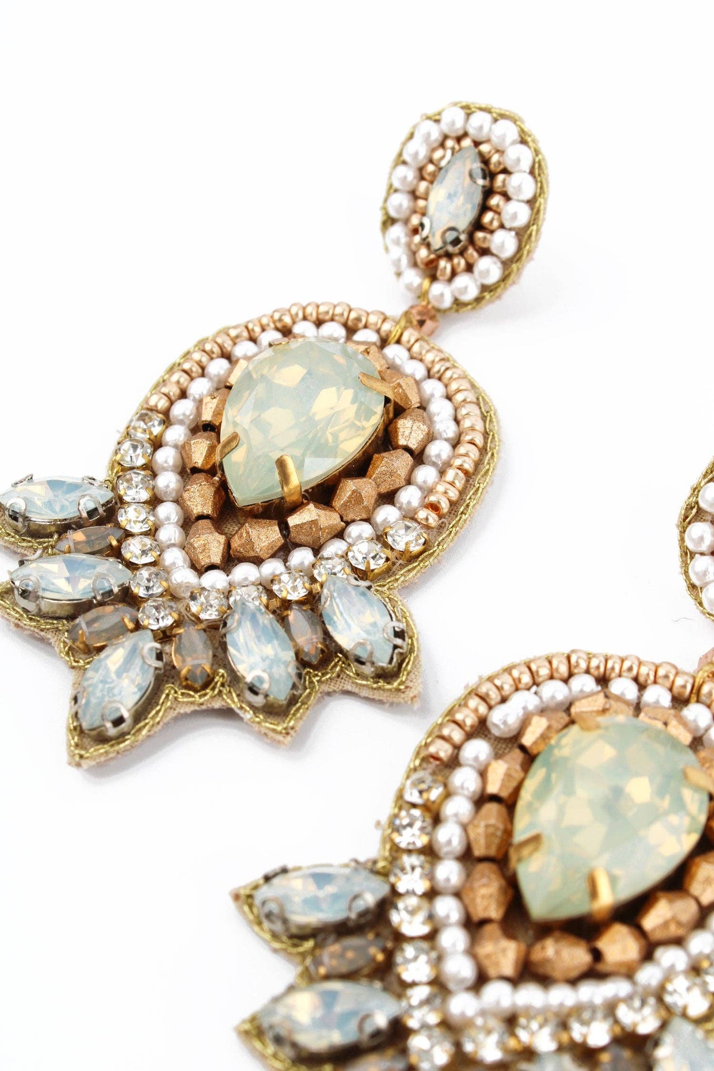 PEARL WHITE ART DECO EARRING