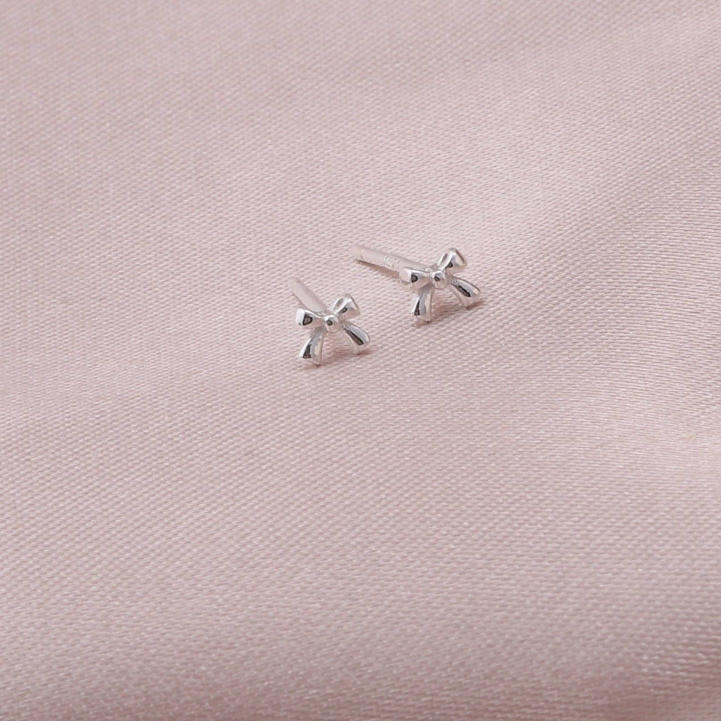 TT72008 KINFOLK Red Ballerina with Tiny bow earrings: Silver