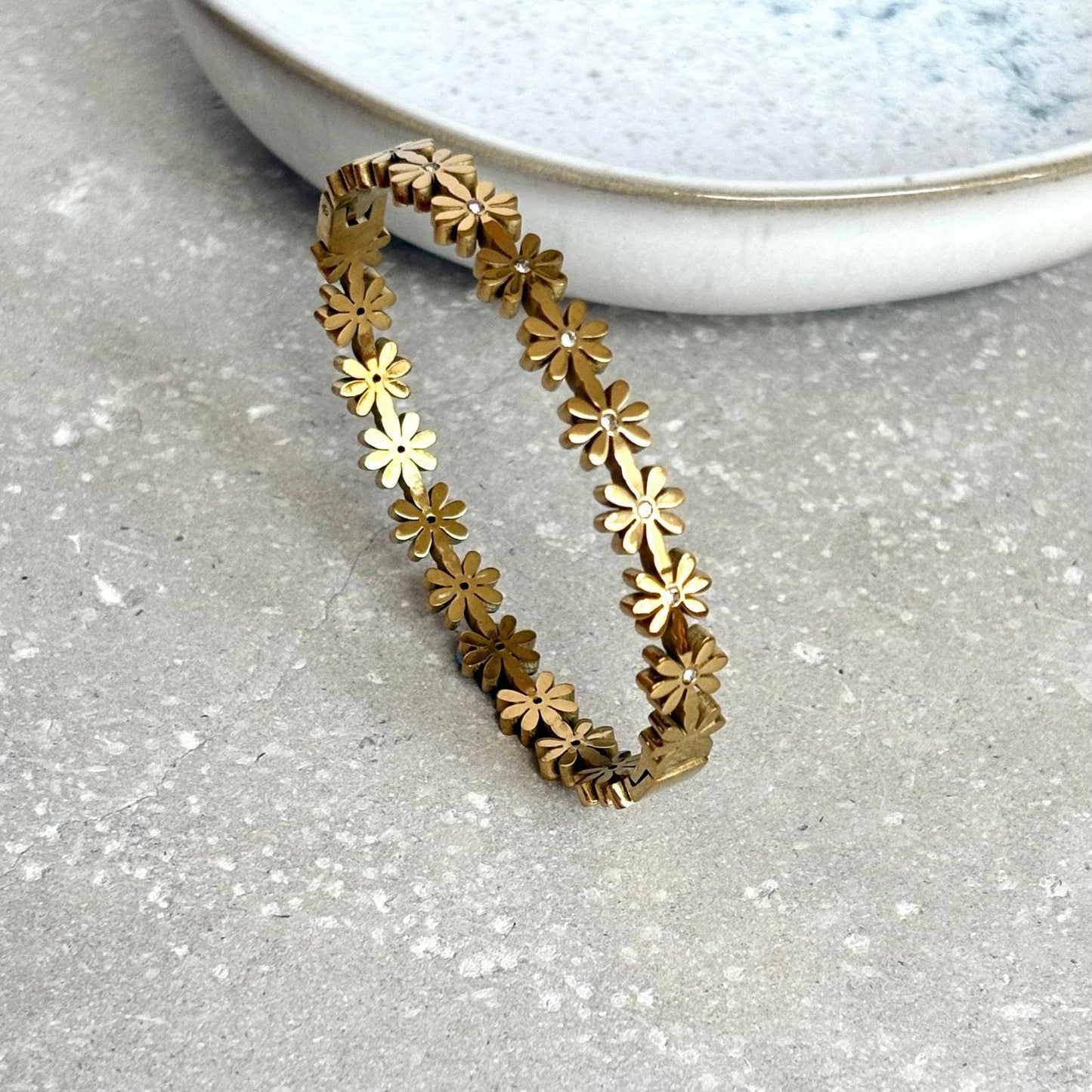Tarnish Resistant Daisy Hinged Bangle: Gold