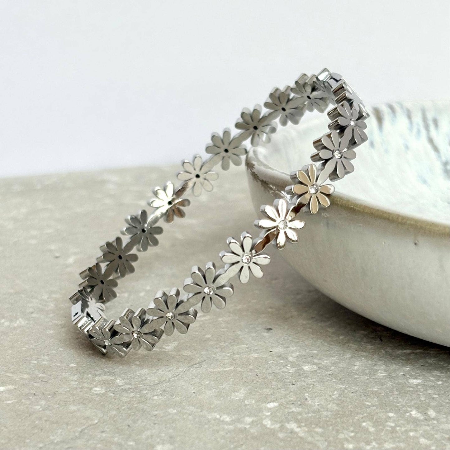 Tarnish Resistant Daisy Hinged Bangle: Gold