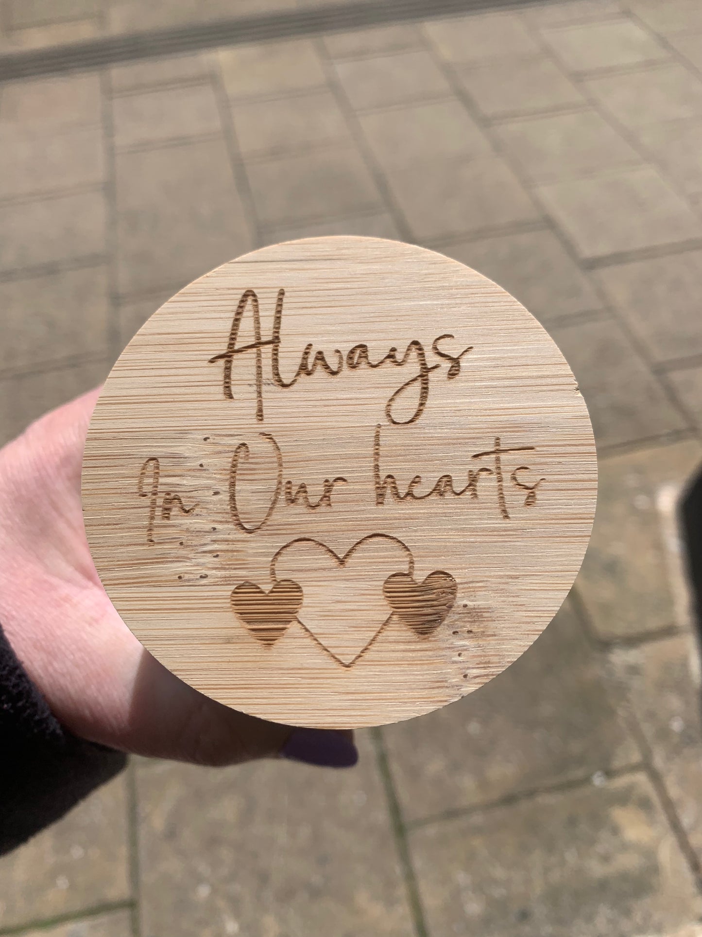 Sentiment - Candles with a chosen sentiment lid