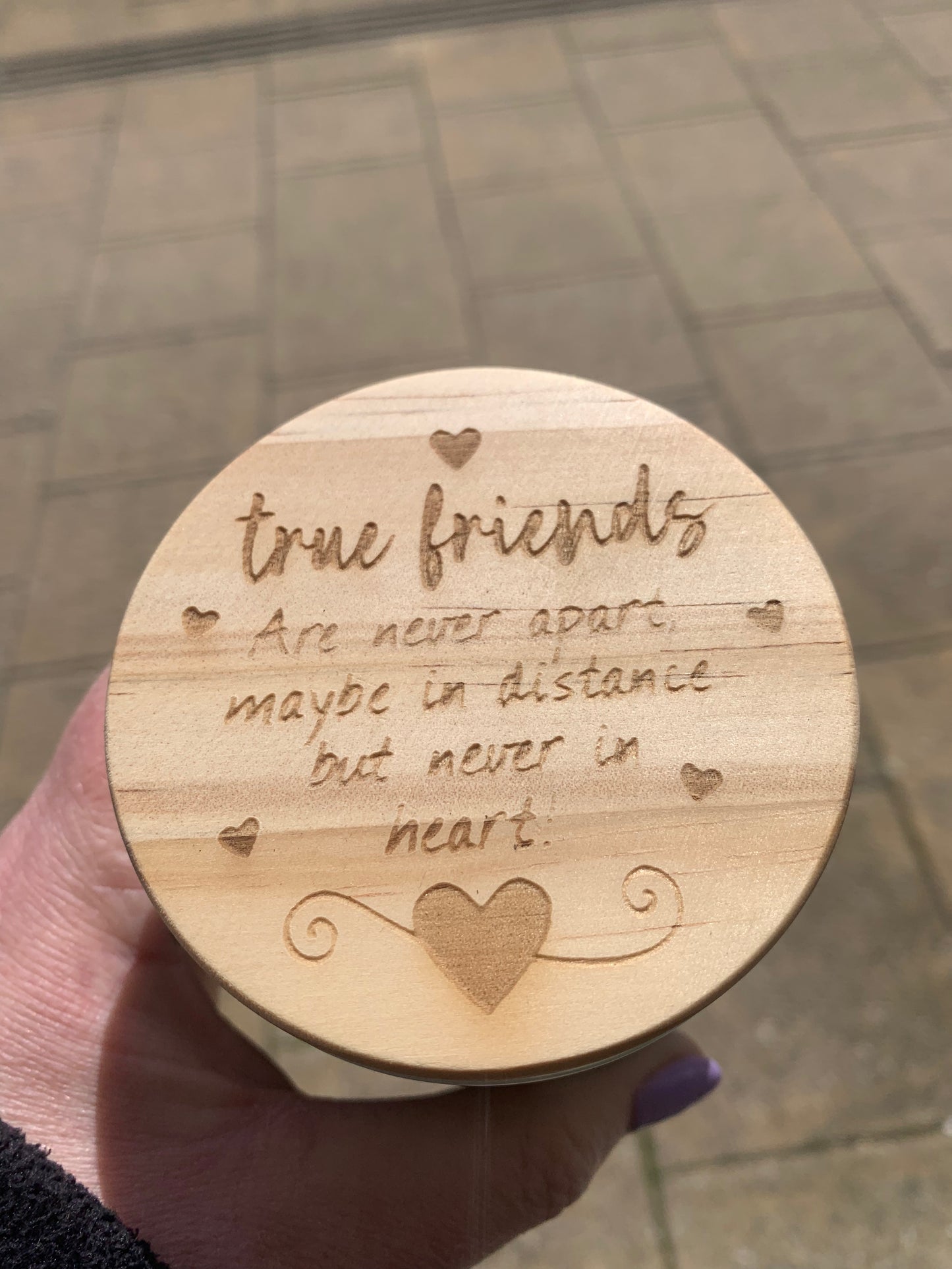 Sentiment - Candles with a chosen sentiment lid