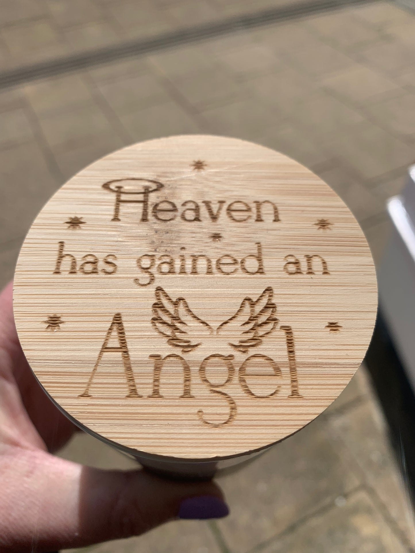 Sentiment - Candles with a chosen sentiment lid