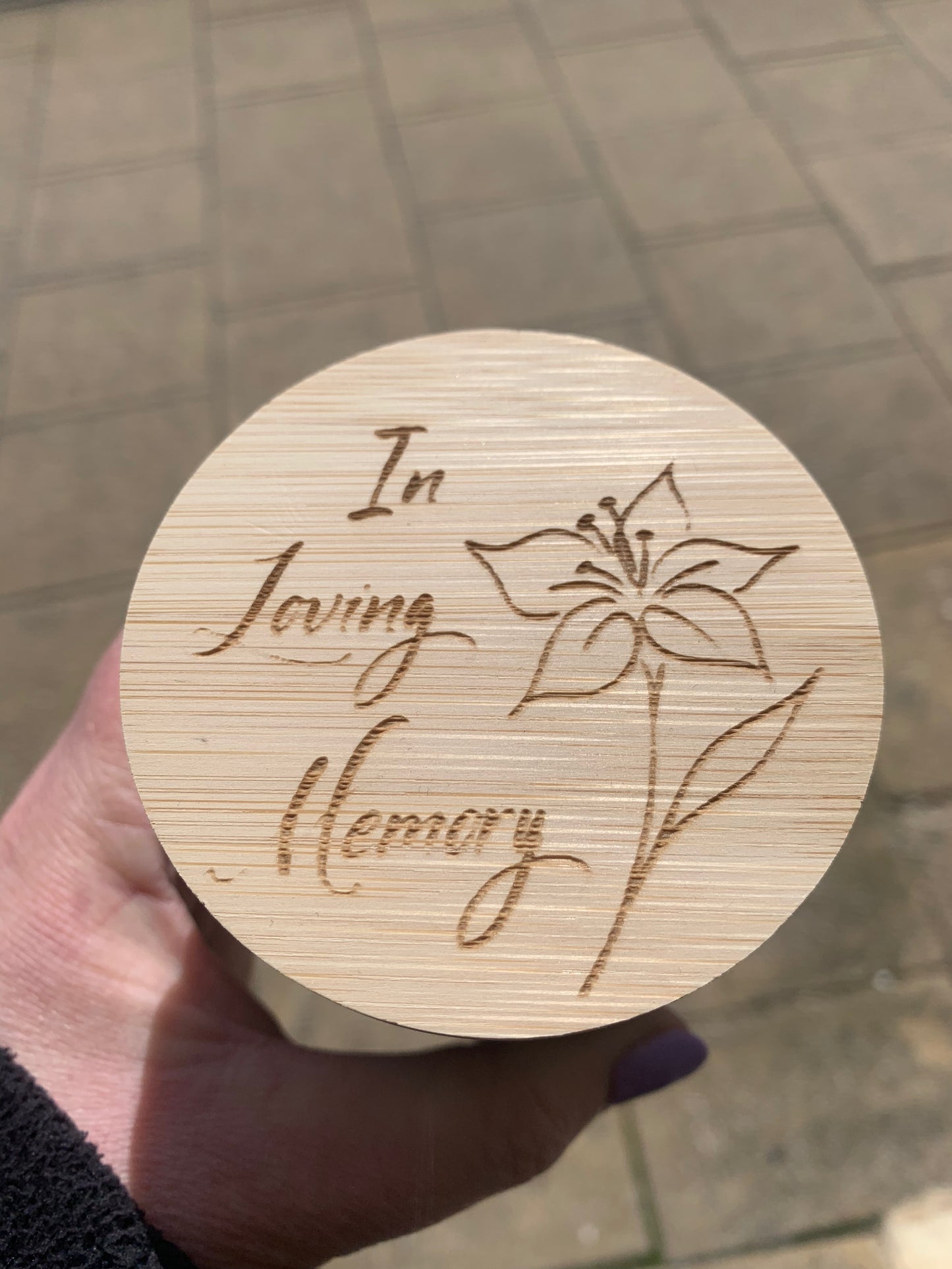 Sentiment - Candles with a chosen sentiment lid